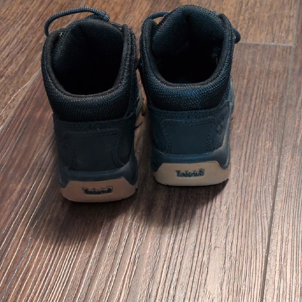 Timberland Kids Black Boots with Tan Soles - Picture 3 of 4
